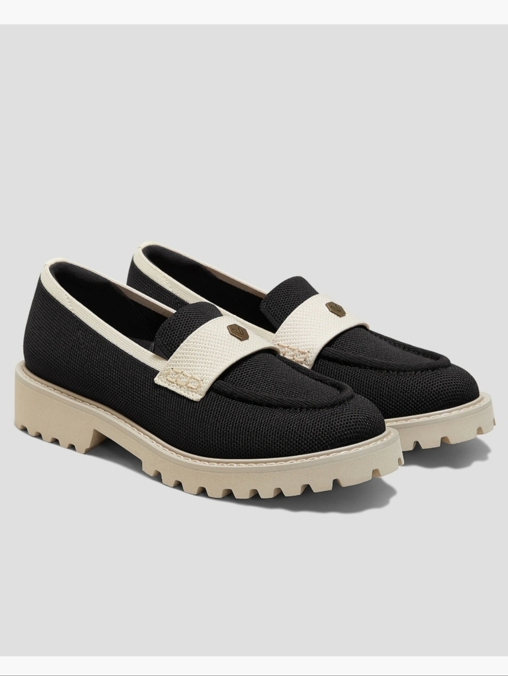 Vivaia - Round-Toe Platform Chunky Heel Loafers SIZE: 38.5